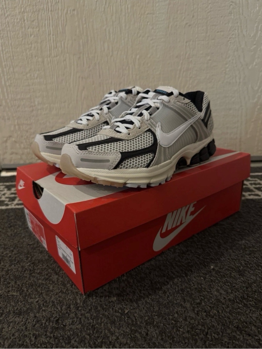 Nike Zoom Vomero 5 Supersonic Light Bone Sneakers